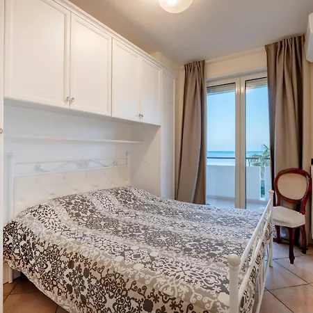 Rosato 14-balcone Sul Mare * 巴里