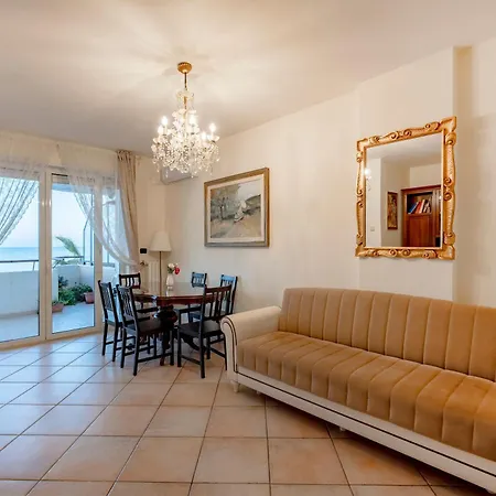 Rosato 14-balcone Sul Mare Bari